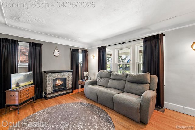 34512 Ash Street, Wayne, MI 48184