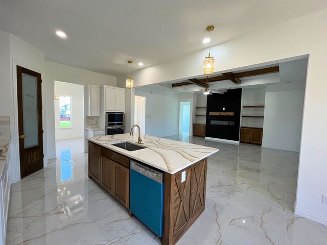 105 Oxford Court, Weatherford, TX 76088