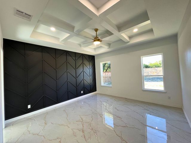 105 Oxford Court, Weatherford, TX 76088