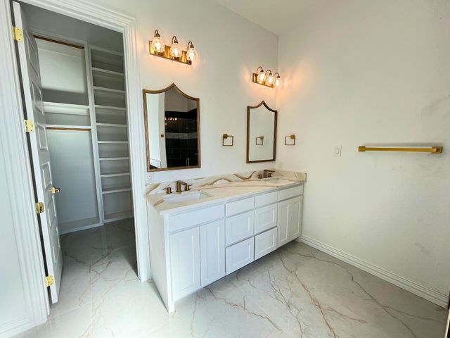 105 Oxford Court, Weatherford, TX 76088