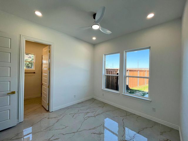 105 Oxford Court, Weatherford, TX 76088