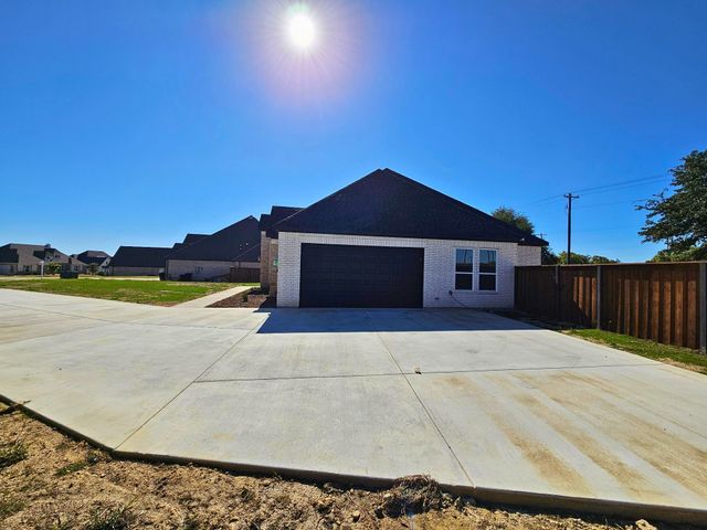 105 Oxford Court, Weatherford, TX 76088