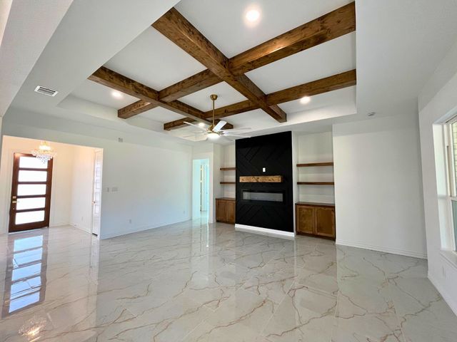 105 Oxford Court, Weatherford, TX 76088