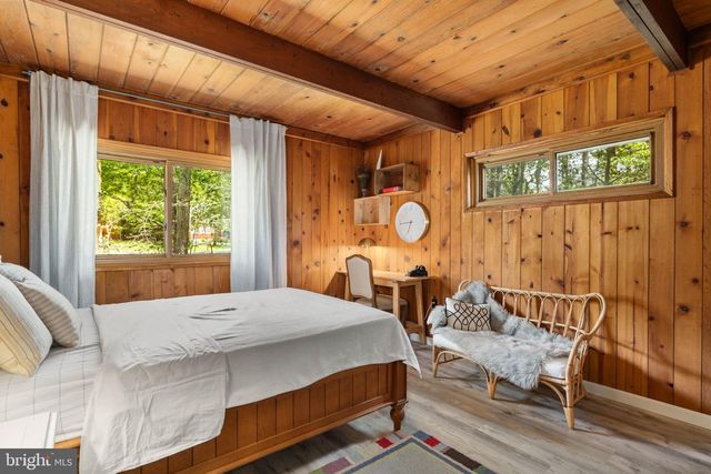 214 COACH RD, Tobyhanna, PA 18466