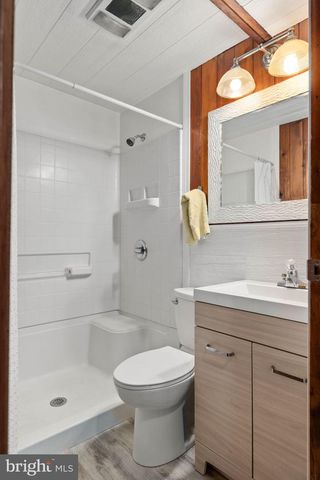 214 COACH RD, Tobyhanna, PA 18466