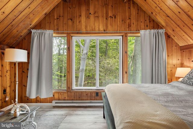 214 COACH RD, Tobyhanna, PA 18466