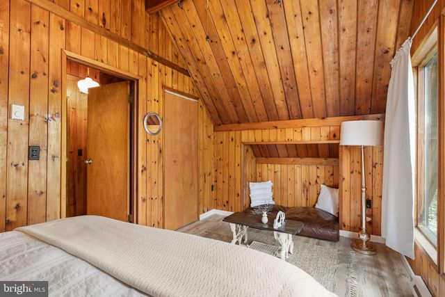 214 COACH RD, Tobyhanna, PA 18466