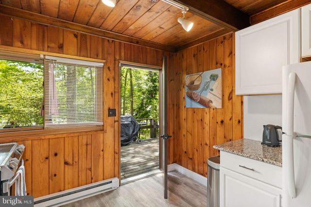 214 COACH RD, Tobyhanna, PA 18466