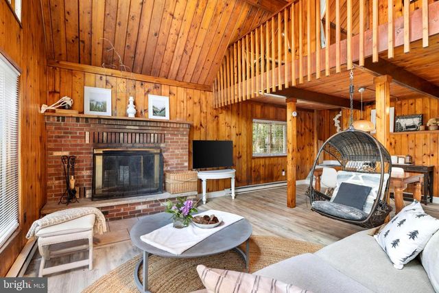 214 COACH RD, Tobyhanna, PA 18466