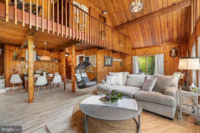 214 COACH RD, Tobyhanna, PA 18466