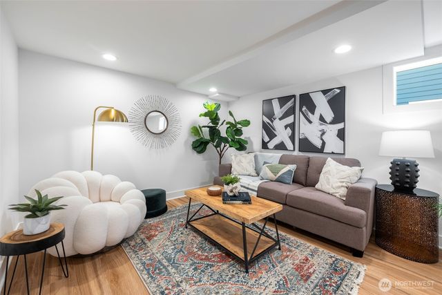 6525 3rd Avenue NW, Seattle, WA 98117