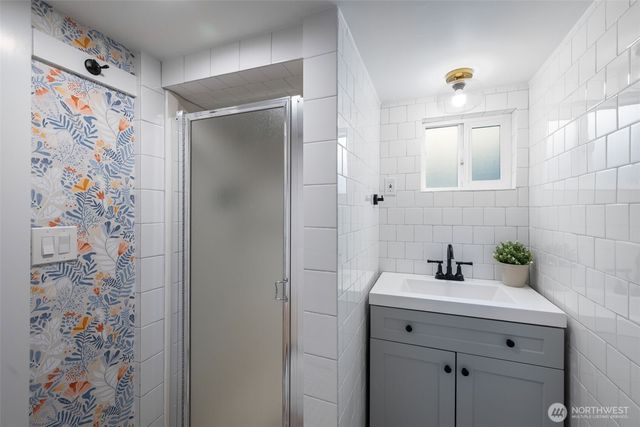 6525 3rd Avenue NW, Seattle, WA 98117