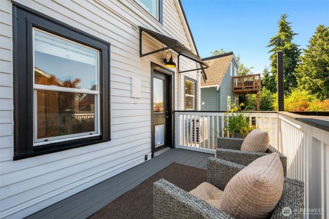6525 3rd Avenue NW, Seattle, WA 98117