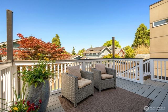 6525 3rd Avenue NW, Seattle, WA 98117