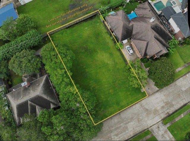 718 Huntercrest Street, El Lago, TX 77586
