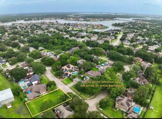 718 Huntercrest Street, El Lago, TX 77586