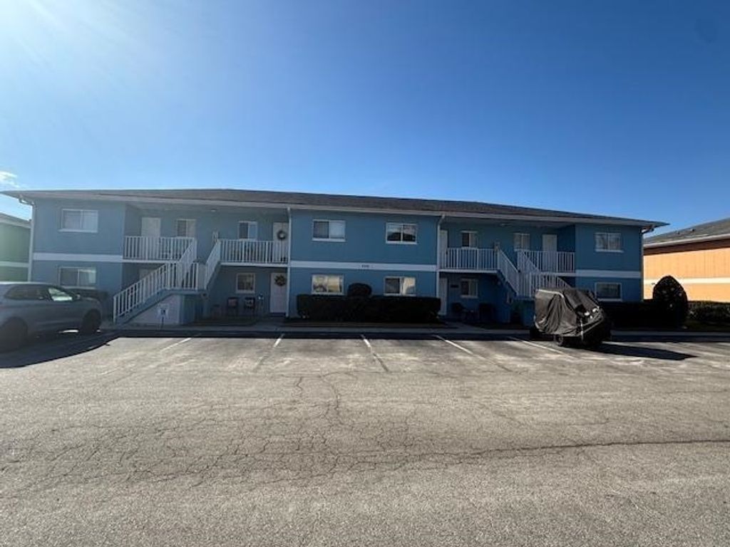 1200 5th Ave N Apt 302, Surfside Beach, SC 29575