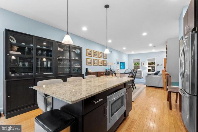 2136 CARPENTER ST, Philadelphia, PA 19146