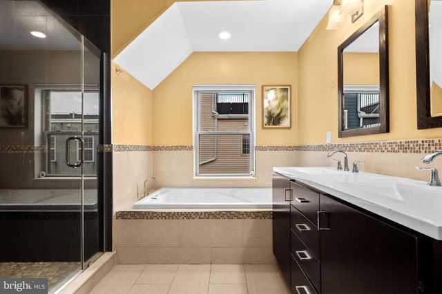 2136 CARPENTER ST, Philadelphia, PA 19146