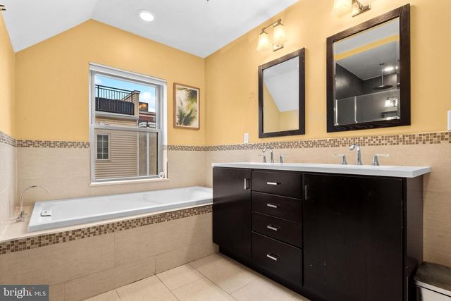 2136 CARPENTER ST, Philadelphia, PA 19146