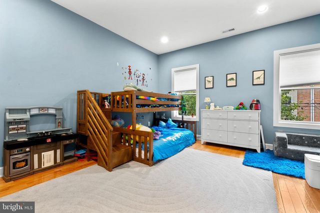 2136 CARPENTER ST, Philadelphia, PA 19146