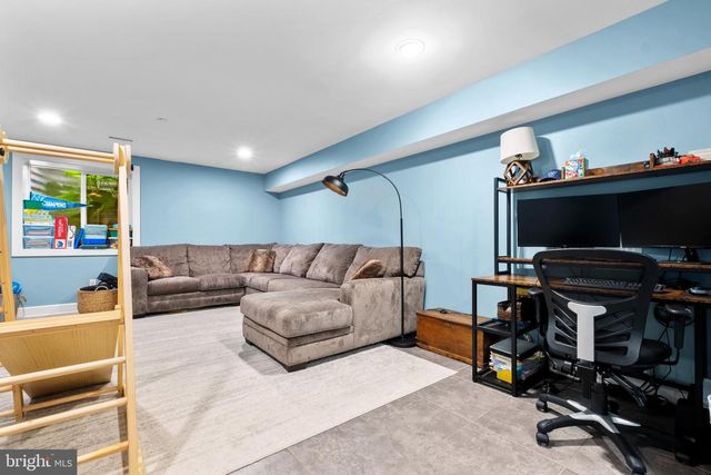 2136 CARPENTER ST, Philadelphia, PA 19146