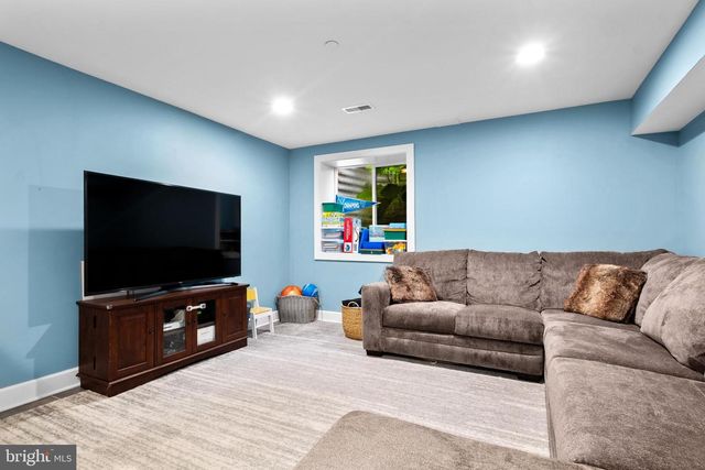 2136 CARPENTER ST, Philadelphia, PA 19146