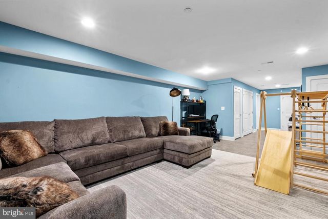 2136 CARPENTER ST, Philadelphia, PA 19146