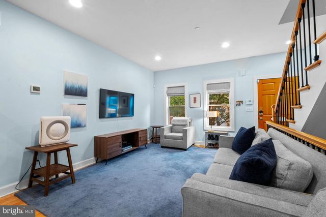 2136 CARPENTER ST, Philadelphia, PA 19146