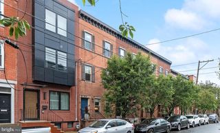 2136 CARPENTER ST, Philadelphia, PA 19146