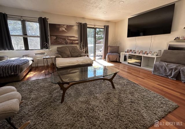 4905 North Oaks Boulevard, North Brunswick, NJ 08902