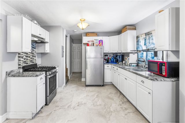 18 Berkley Street, Providence, RI 02908