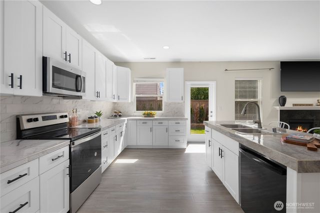 38030 41st Place S, Auburn, WA 98001