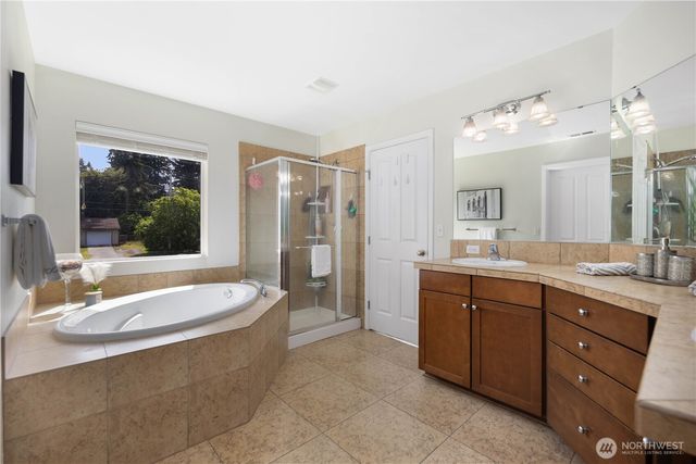 38030 41st Place S, Auburn, WA 98001