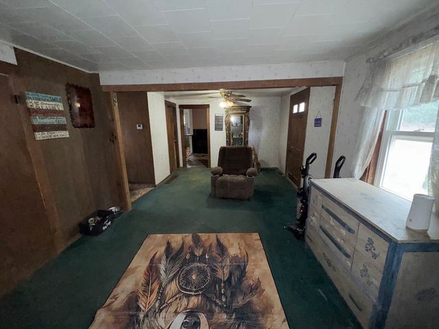 163 Bridge St, Gardner, MA 01440