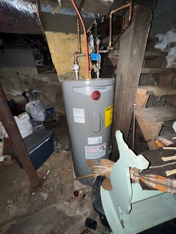 163 Bridge St, Gardner, MA 01440