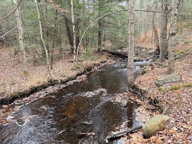 163 Bridge St, Gardner, MA 01440