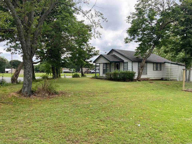 12 Church St, Guy, AR 72061