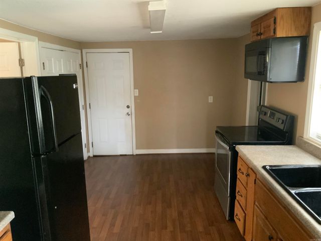 12 Church St, Guy, AR 72061