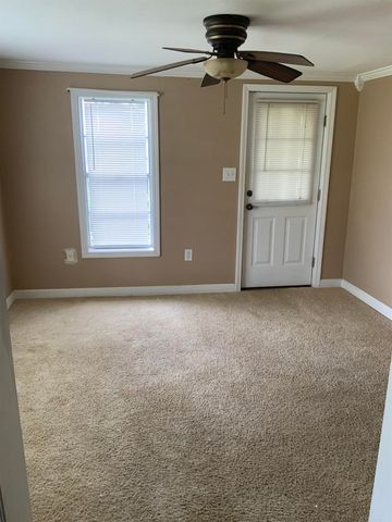 12 Church St, Guy, AR 72061