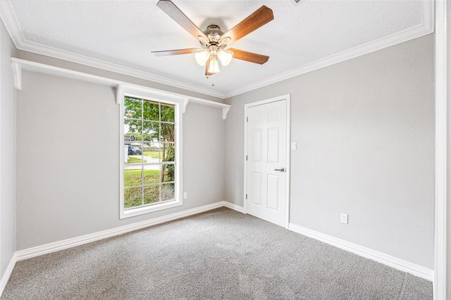9806 Tanager Lane, Conroe, TX 77385