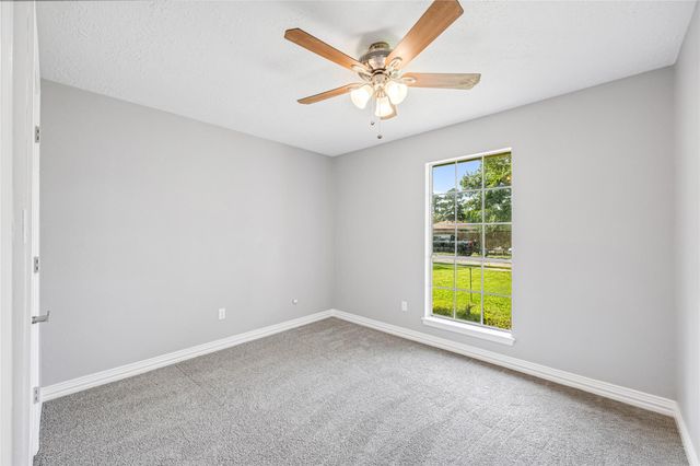 9806 Tanager Lane, Conroe, TX 77385