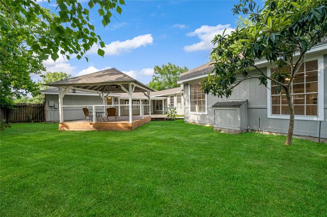 9806 Tanager Lane, Conroe, TX 77385