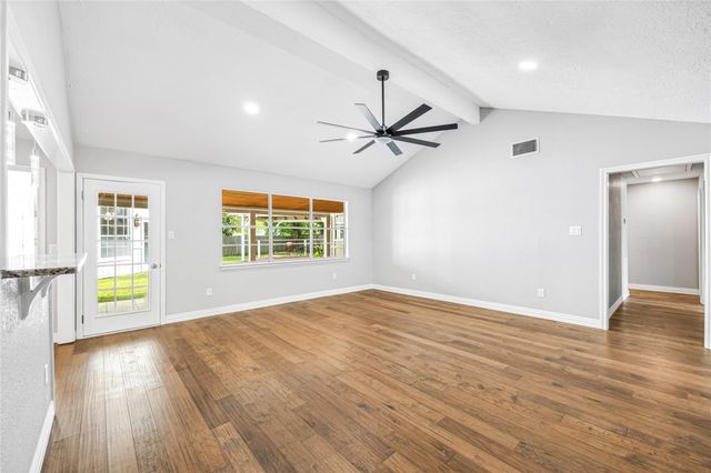 9806 Tanager Lane, Conroe, TX 77385