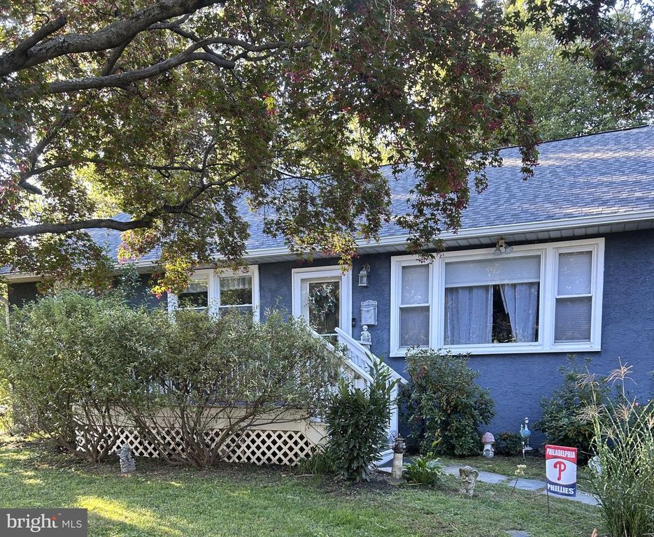472 4TH AVE, Warminster, PA 18974