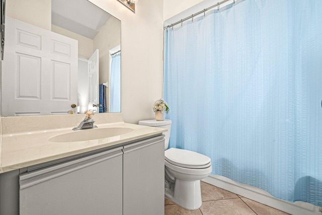 16 Via De Casas Sur 204, Boynton Beach, FL 33426