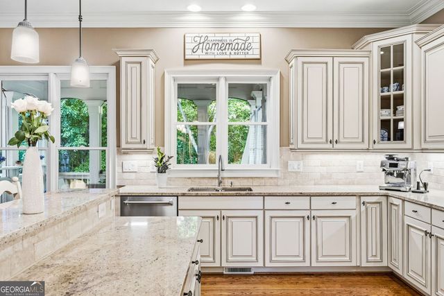 1056 Bluffhaven Way, Brookhaven, GA 30319