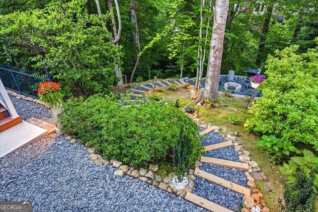 1056 Bluffhaven Way, Brookhaven, GA 30319