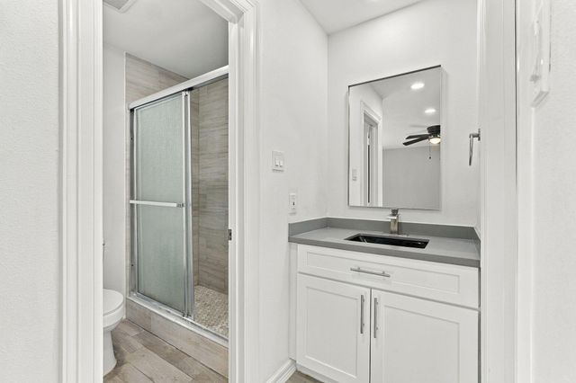 1704 S 1st Street, Conroe, TX 77301