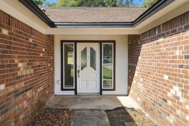1704 S 1st Street, Conroe, TX 77301
